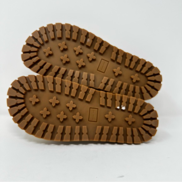 Michael Kors Cream Mules with Gold Chain - Picture 7 of 9